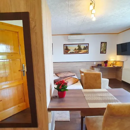Guest house Familia 3*