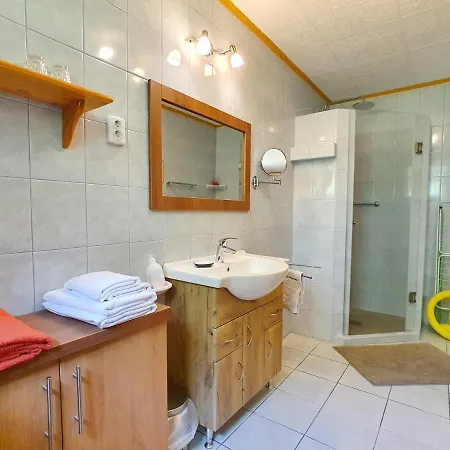 Guest house Familia 3*