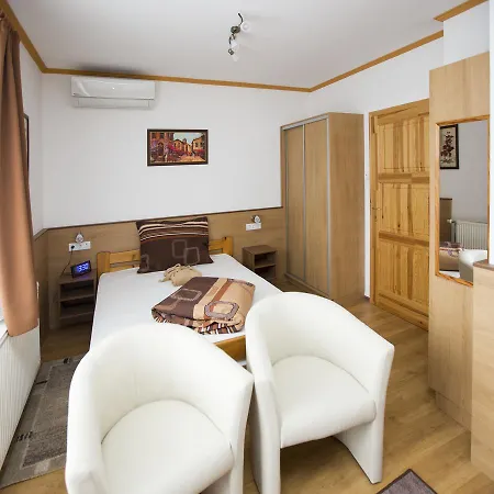 Familia Guest house 3*