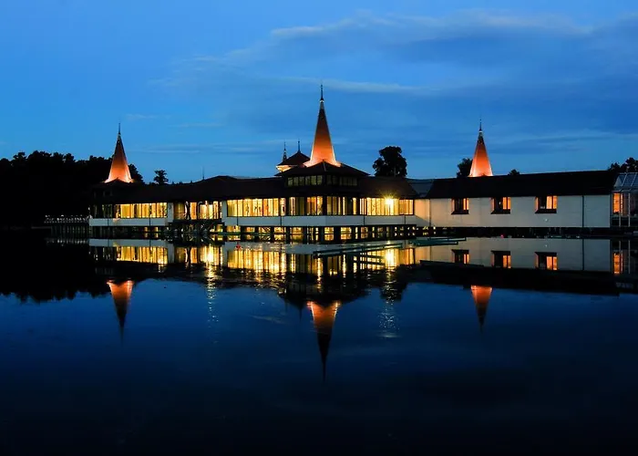 ファミリア ゲストハウス 4*