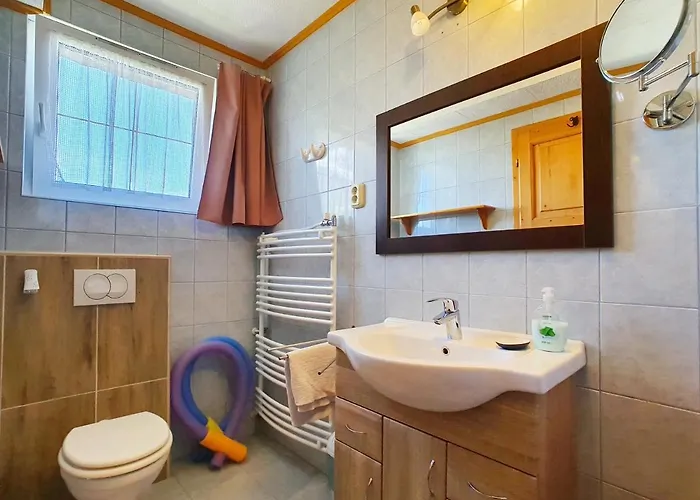 ファミリア ゲストハウス ヘーヴィーズ