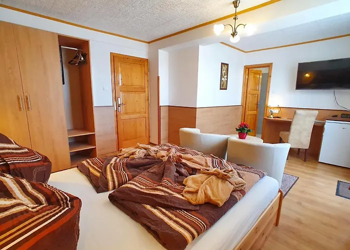 ファミリア 4* ヘーヴィーズ