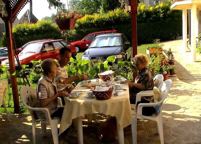 ゲストハウス ファミリア