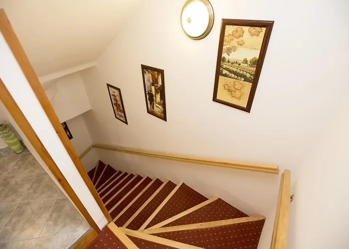 ファミリア 4* ヘーヴィーズ